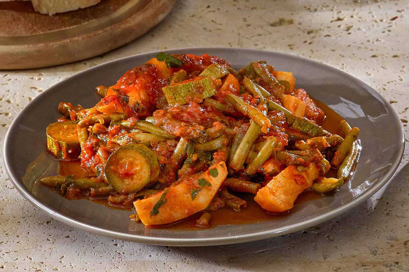 Yosh rus lezbiyan xolasini aldab oldi.