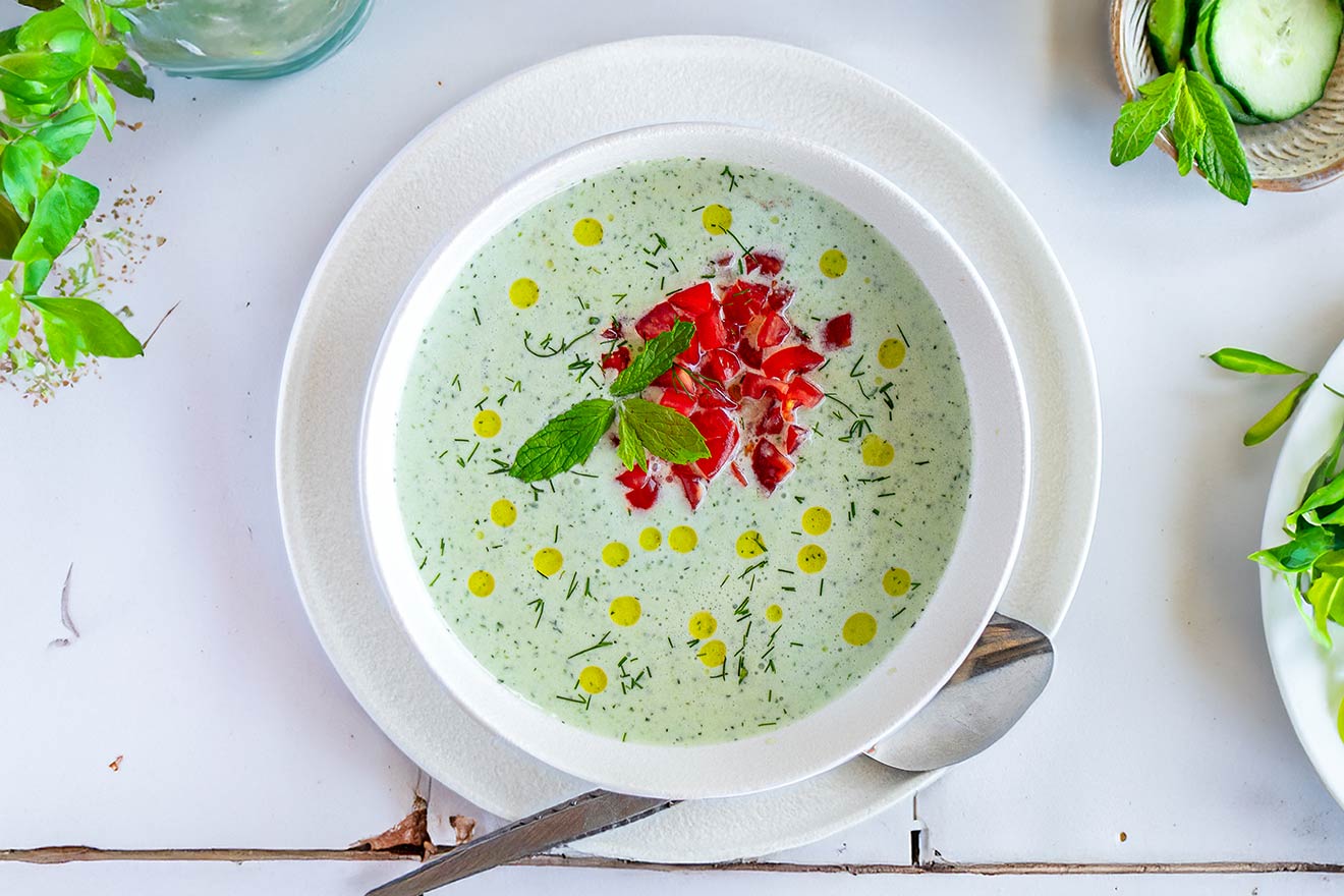 σούπα αγγούρι - γιαουρτοσουπα