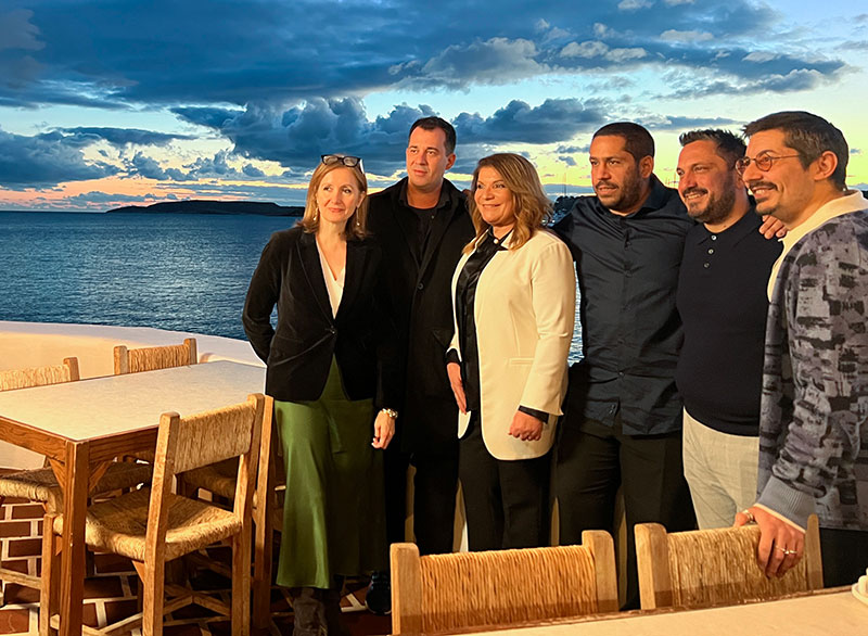 Argiro with the judges of the final challenge.