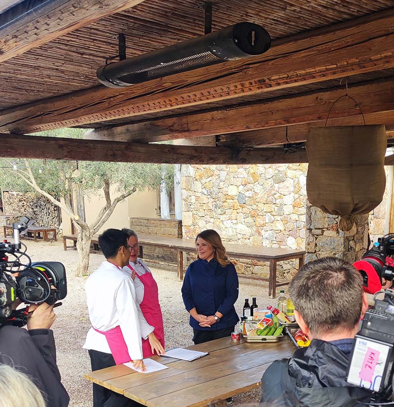 Argiro with contestants Sam and Claire.