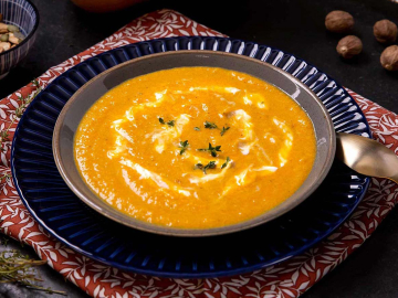 Βελουτέ κολοκύθας με μους γιαουρτιού