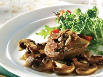 Φιλέτο με μανιτάρια, θυμάρι και μαυροδάφνη