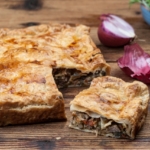 κρεατόπιτα με σφολιάτα γρεβενών