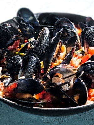 Μύδια σαγανάκι με μουστάρδα