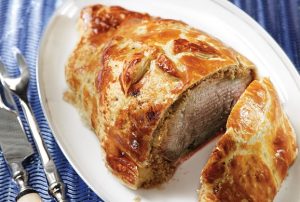 μοσχάρι ουέλινγκτον συνταγη beef wellington τυλιχτο με σφολιατα μοσχαρισιο φιλετο σε φυλλο σφολιατας