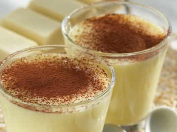 Μους λευκής σοκολάτας με βανίλια