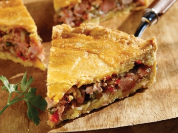 Πίτα με λουκάνικο