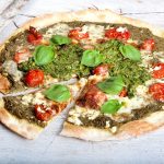 αυθεντική Ιταλική πίτσα με λεπτή ζύμη και σάλτσα verde συνταγη