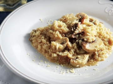 Ριζότο με άγρια μανιτάρια και ανθόγαλο Κρήτης