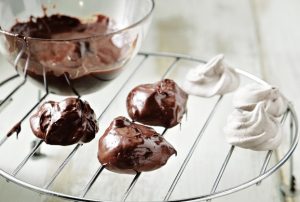 Σοκολατένιες μαρέγκες-featured_image