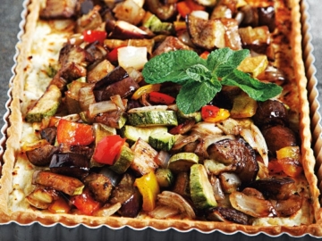 Τάρτα με ζύμη τυριού και ψητά λαχανικά