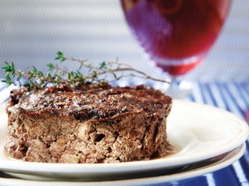 Χωριάτικη τερίνα με μαυροδάφνη Πατρών