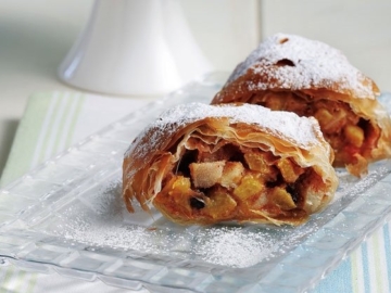 Τραγανό ρολό µε καλοκαιρινά φρούτα