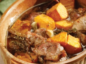 Χοιρινό στη γάστρα µε κολοκύθα