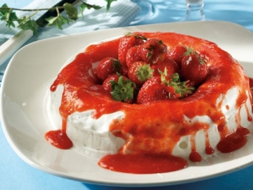 Ζελέ γιαούρτι µε φράουλες