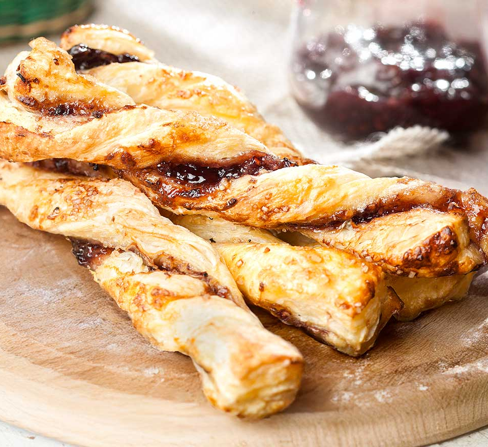 κριτσινια με σφολιατα γλυκα