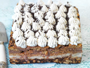 Γλυκό ψυγείου εύκολο με μπισκότα