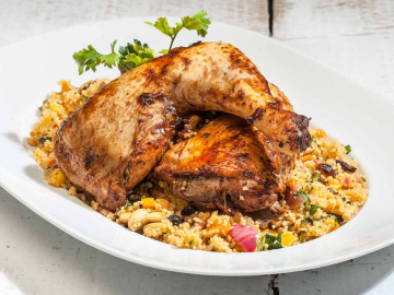 Κοτόπουλο στο φούρνο γεμιστό με κους κους
