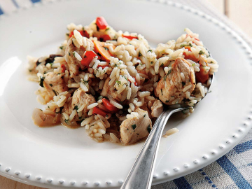 Κοτόπουλο με ρύζι στην κατσαρόλα