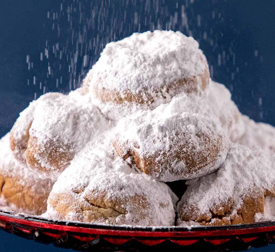 κουραμπιεδεσ με καρυδια