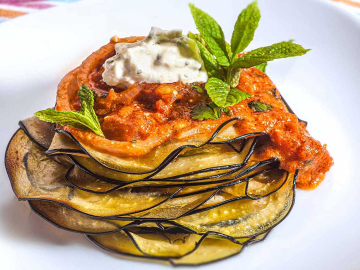 Μελιτζάνες με σάλτσα