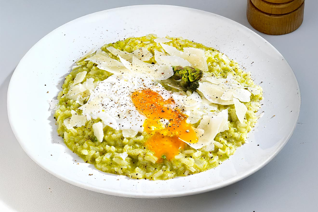 Asparagus risotto with poached eggs