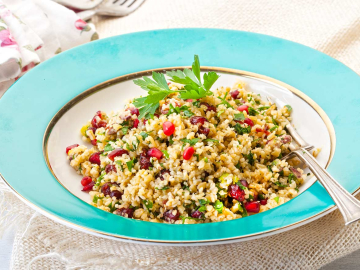 Πλιγούρι σαλάτα με κράνμπερι, φρούτα και ξηρούς καρπούς