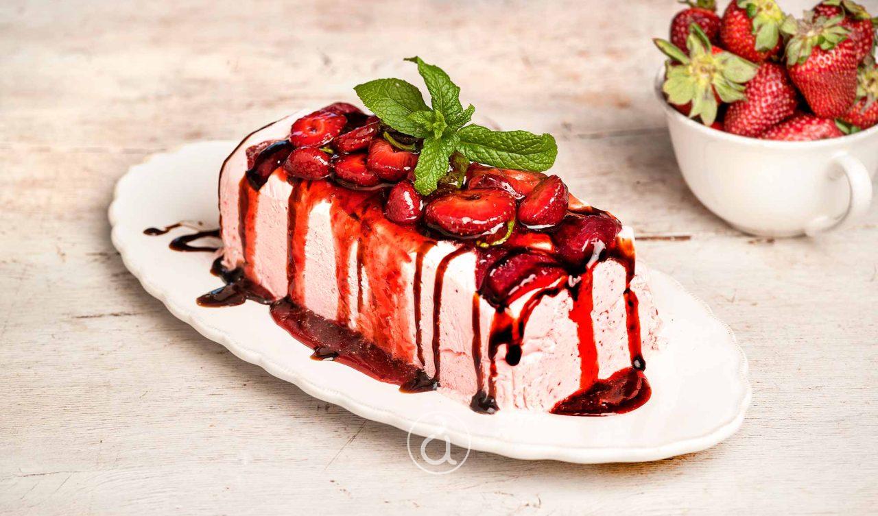Σεμιφρέντο χωρίς ζάχαρη με φράουλες-featured_image
