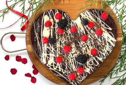 Σοκολατένια καρδιά με κόκκινα φρούτα-featured_image
