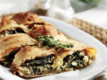 Σπανακοτυρόπιτα σε ρολά