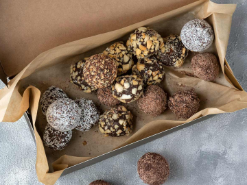 Τρουφάκια σοκολάτας με αμύγδαλο