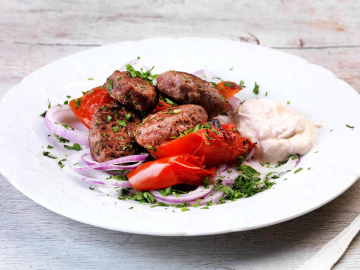 Σουτζουκάκια γιαουρτλού