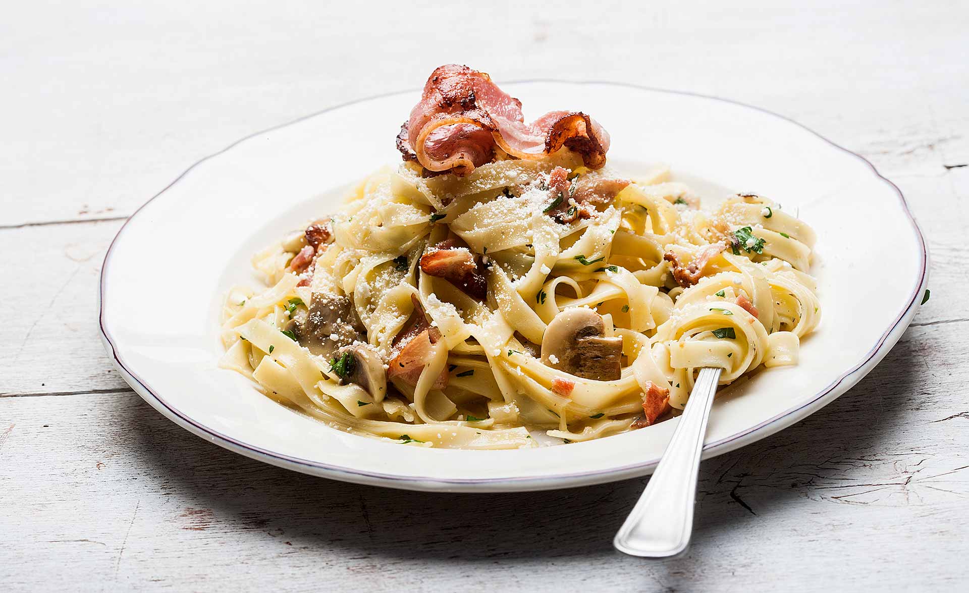 καρμπονάρα με γάλα