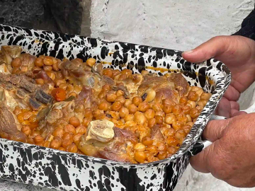 Κατσίκα με ρεβύθια