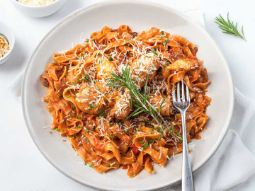 Κοτόπουλο κρασάτο κοκκινιστό