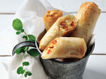 Μπουρεκάκια με τυρί φέτα και πιπεριές Φλωρίνης