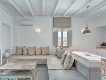 Ξέρεις ότι έχεις δικό σου σπίτι στη Ναουσα της Πάρου;