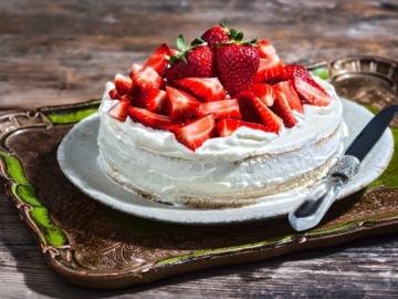 Τούρτα με φράουλες