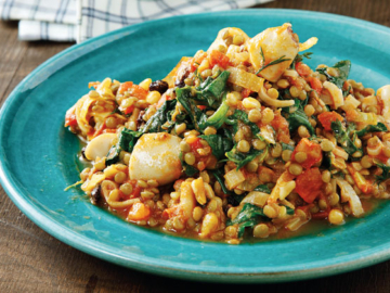 Ανοιξιάτικες σουπιές με φακές και σπανάκι