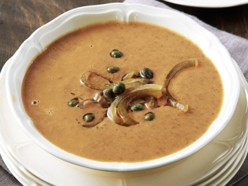 Bελουτέ φακής με καπνιστό σκουμπρί και κρεμμύδια