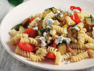 Βίδες σαλάτα µε ψητά λαχανικά