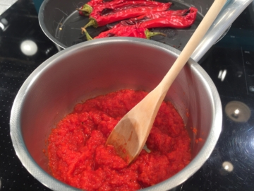 Πάστα με πιπεριές Φλωρίνης σε βάζο