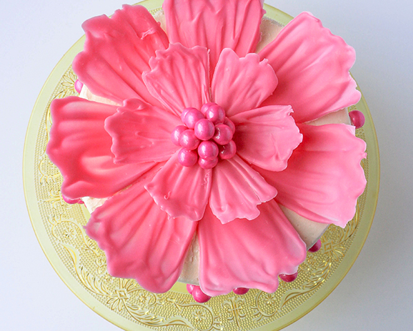 Φτιάξε μόνη σου, εύκολα και γρήγορα, τέλεια λουλούδια για τούρτες-featured_image