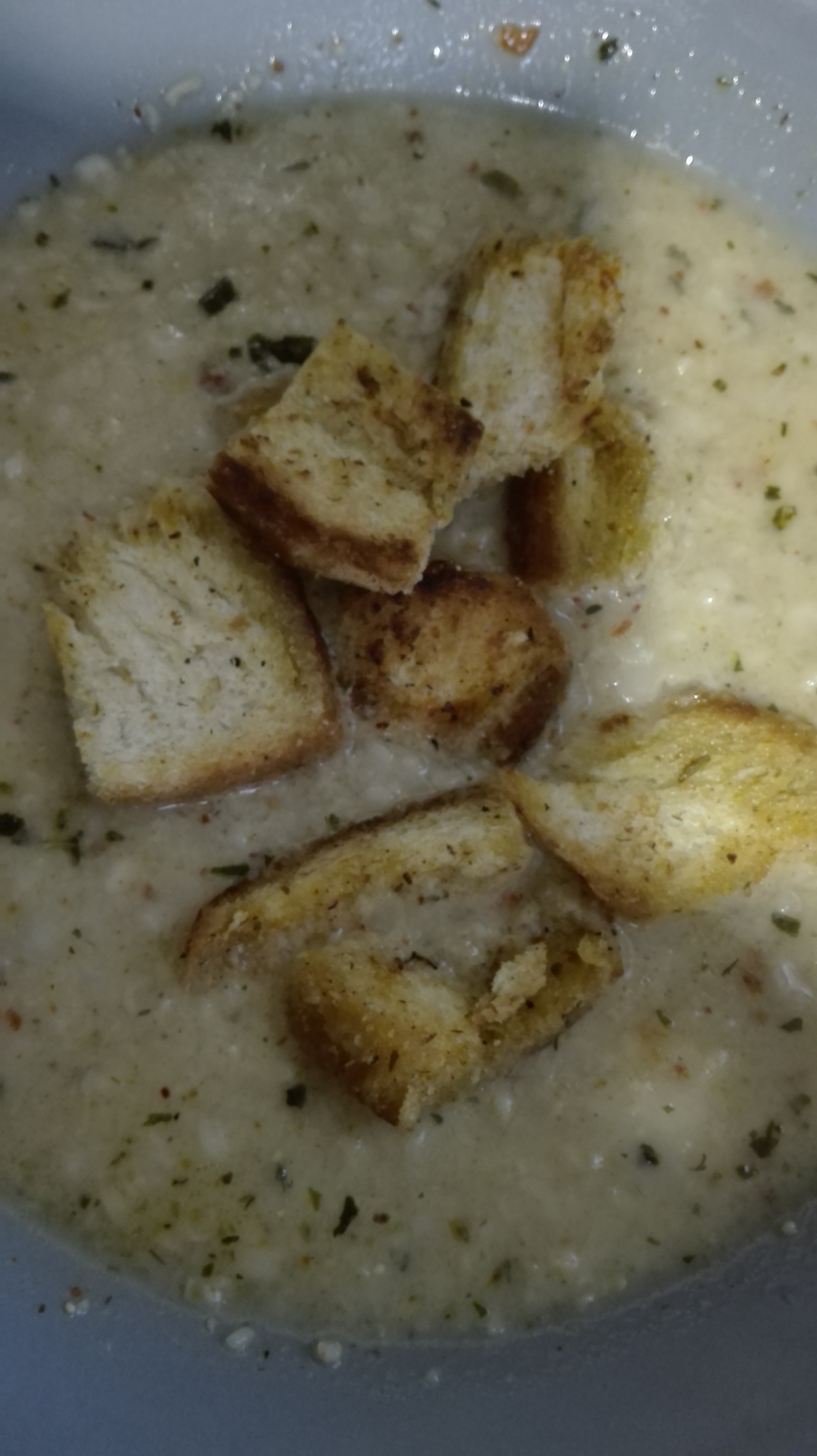 Τραχανάς σούπα με σπιτικά κρουτόν, της Τζίνας Καραθανάση