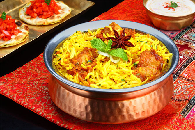 Το πιο γνωστό πιάτο με ρύζι είναι ίσως το Biryani στο οποίο μπορείς να επιλέξεις με τι λαχανικά και με τι κρέας το προτιμάς.