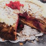 Αργυρώ Μπαρμπαρίγου | Μια τούρτα αρωματική, πολύ εντυπωσιακή, με τέλεια γεύση και υφή Τούρτα με γέμιση φρούτων και κρουασάν