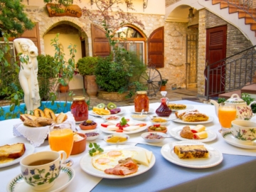 Γανυμήδης: Ζήσε το όνειρο της φιλοξενίας στο διεθνούς φήμης ξενοδοχείο του Γαλαξιδίου, με το διάσημο, βραβευμένο πρωινό