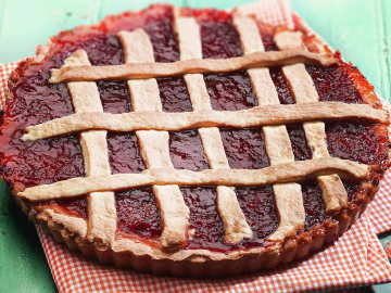 Πάστα φλώρα με μαρμελάδα φράουλα