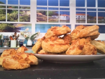 Τυρόπιτα με σφολιάτα