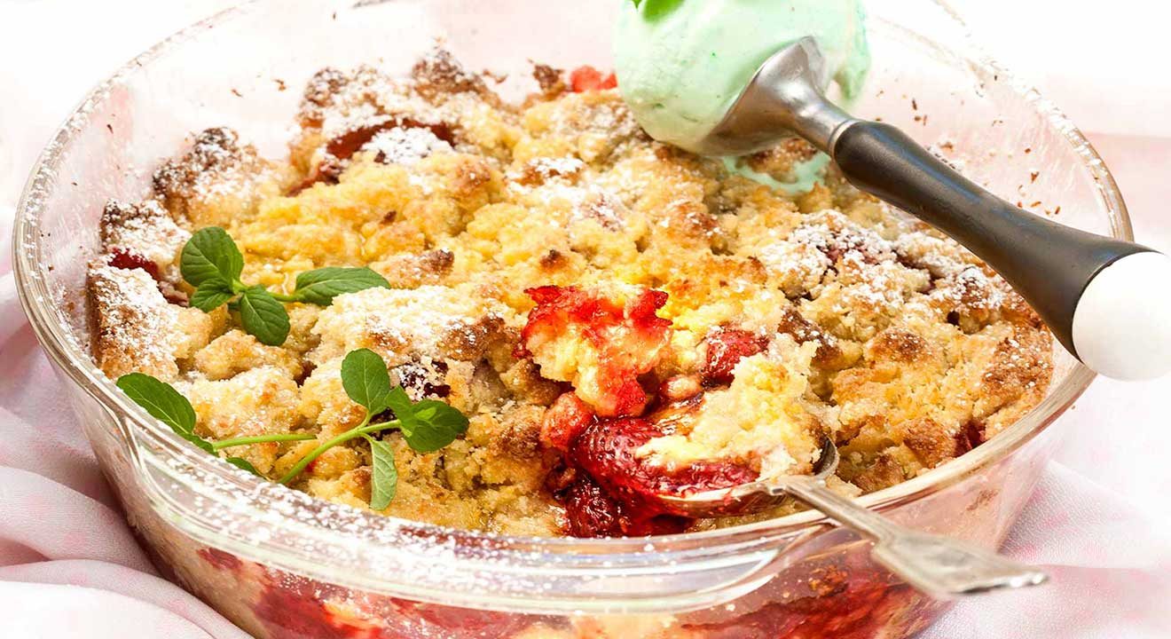strawberry crumble